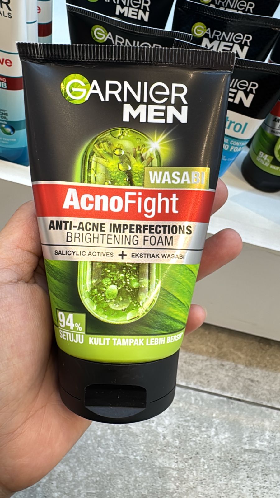 Garnier Acno Fight Anti - Acne Imper Fections Brightening Foam Salicylic Actives + Ekstrak Wasabi - 100 Ml - MeStore - Garnier