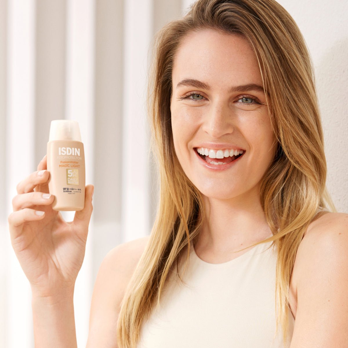 Isdin Fotoprotector Fusion Water Color SPF50 Light 50ml - MeStore - ISDIN