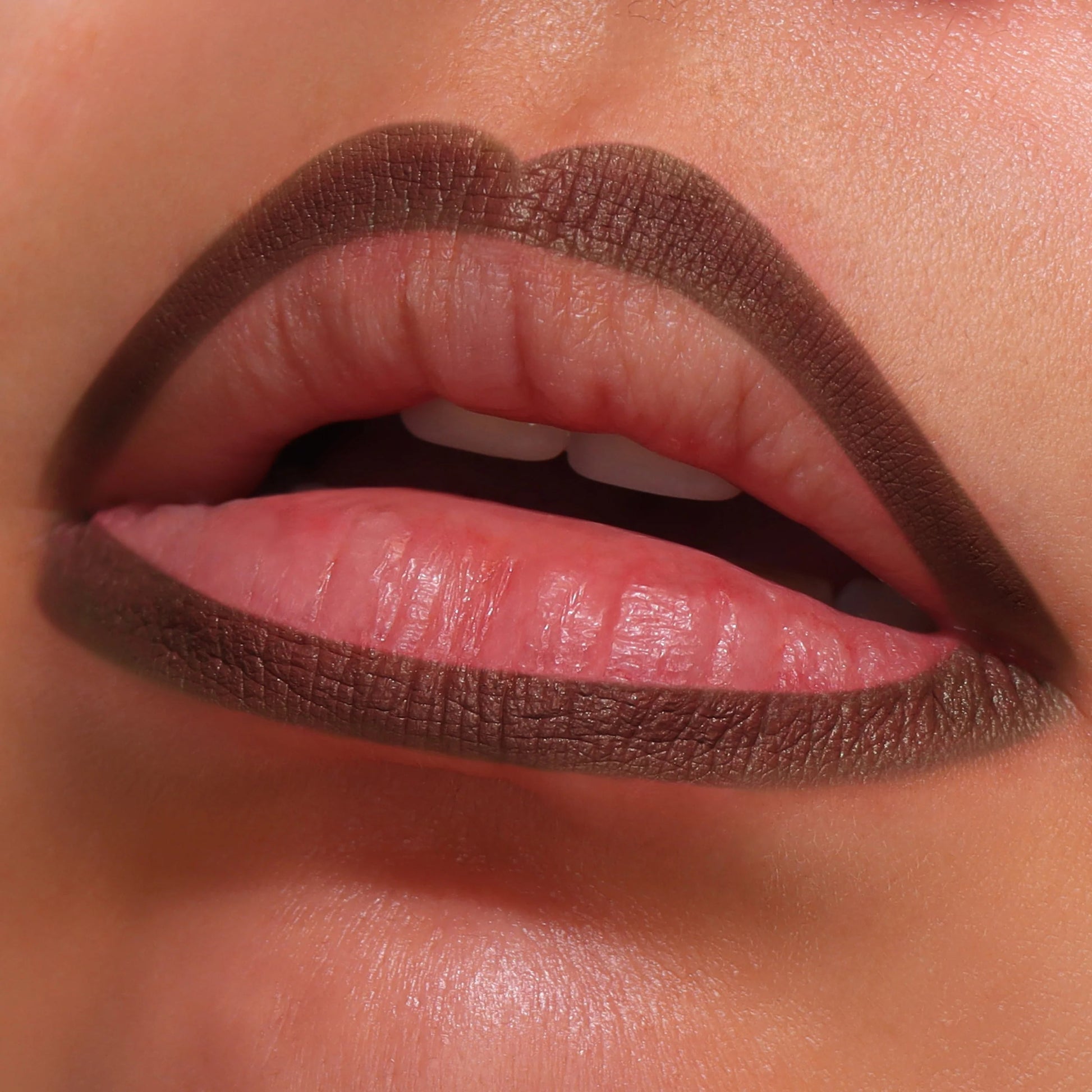 Moira Signature Lip Pencil (010, Sandy Brown) - MeStore - Moira Beauty