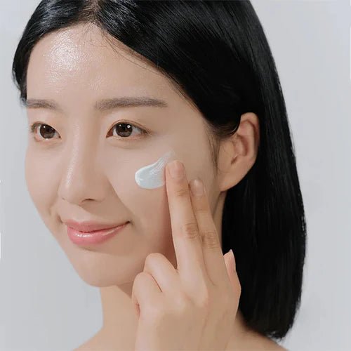 SKIN1004 - Madagascar Centella Hyalu - Cica Water - Fit Sun Serum 15ml - MeStore - SKIN1004
