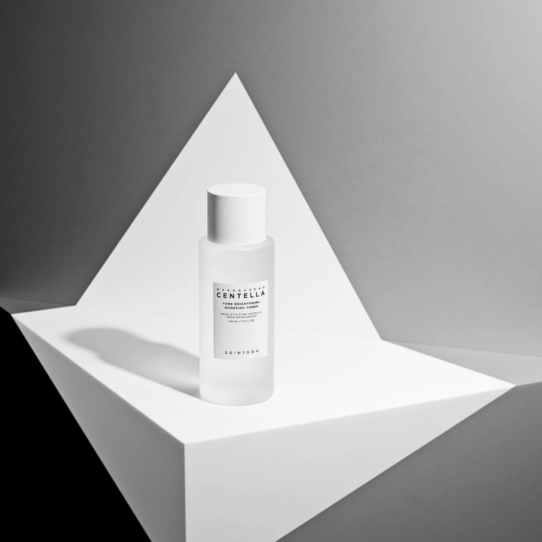 SKIN1004 - Madagascar Centella Tone Brightening Boosting Toner 210ml - MeStore - SKIN1004